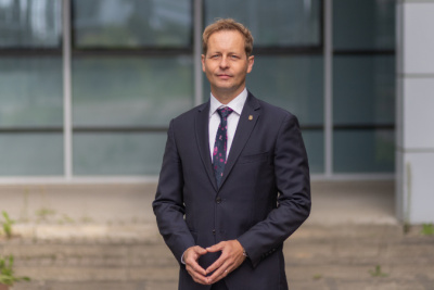 Prof. Bizon