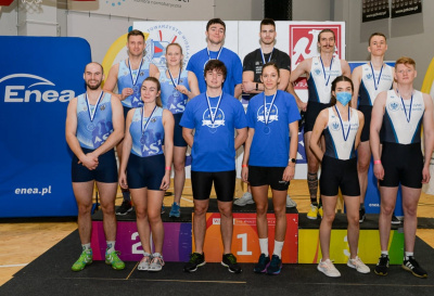 Sztafeta UG na podium