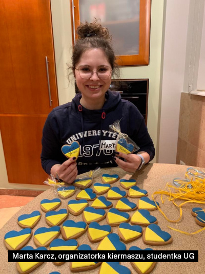The bake fair is another initiative of the students of the University of Gdańsk who want to help Ukraine. On March 12 between 12:00 and 18:00 at the Faculty of Social Sciences, you can buy cakes and cookies. The income from their sale will be entirely devoted to helping Ukraine.