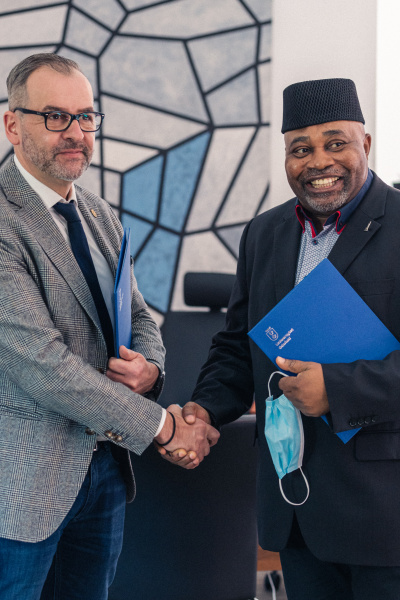 Prof. dr hab. Piotr Stepnowski, Rector of UG and Lawrence Ugwu, Director of the Baltic Sea Cultural Centre. Photo: Alan Stocki/UG