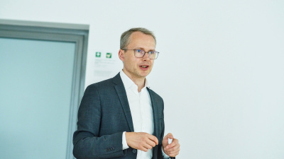 dr Alexander Drost