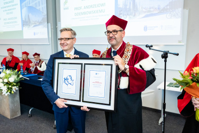 Przekazanie katedry  im. Wacława Szybalskiego prof. dr hab. Andrzejowi Dziembowski. 