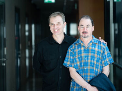 Od lewej: dr Grzegorz Welizarowicz i prof. Jesse Lerner