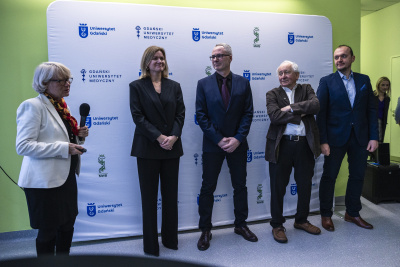 Od lewej: prof. Krystyna Bieńkowska-Szewczyk, prof. Ewelina Król, dr Michał Rychłowski, prof. Bogusław Szewczyk, dr Łukasz Rąbalski.