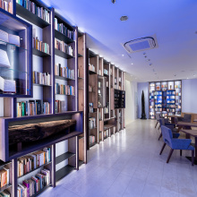 Photo by Dawid Linkowski