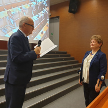 Troje profesorów Uniwersytetu Gdańskiego otrzymało Medale Uniwersytetu Gdańskiego na posiedzeniu Senatu Uniwersytetu Gdańskiego - 4