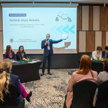 Debata oksfordzka FarU 30.10.2025