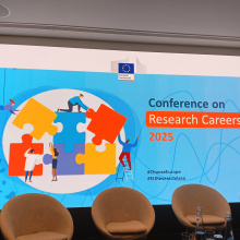 Plansza z nazwą konferencji