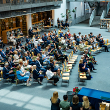 Photo by Alan Stocki/Press Office UG