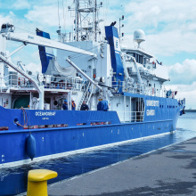 Oceanograf leaves the port