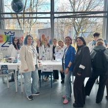 Naukowe Koło Chemików Uniwersytetu Gdańskiego podczas ScienceCom 2025