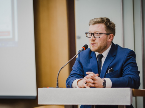 dr Tomasz Snarski