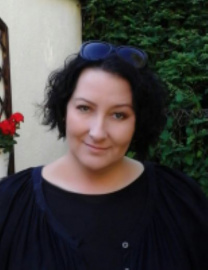 dr hab. Anna Kalinowska-Żeleźnik, prof. UG