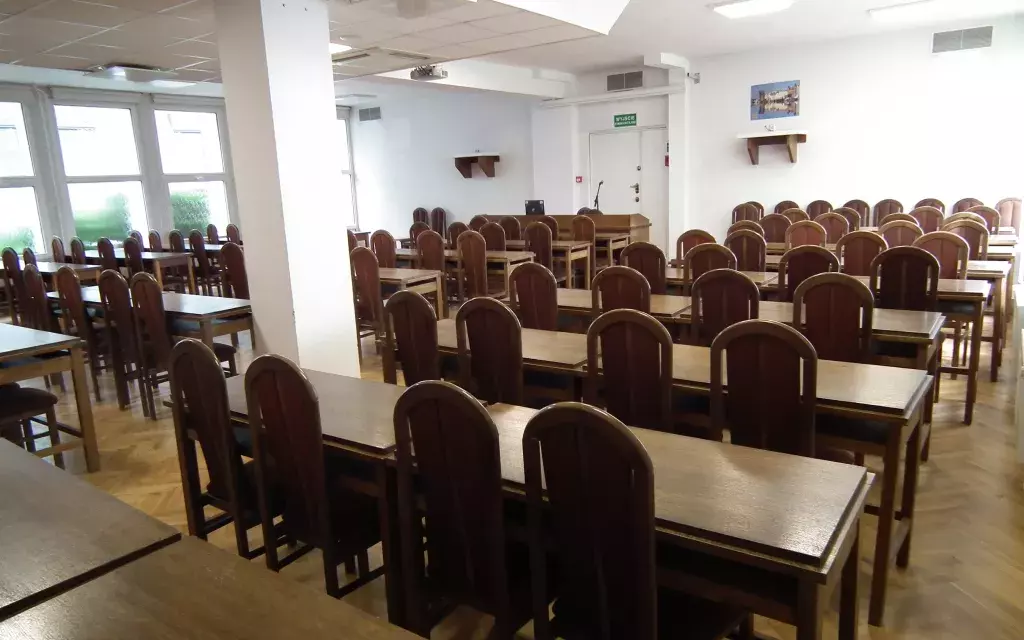 widok sali konferencyjnej od strony wejścia