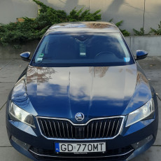 Skoda Superb - widok z przodu Widok z przodu