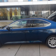 Skoda Superb - widok lewego boku widok lewego boku