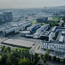 Kampus Uniwersytetu Gdańskiego, jeden z najsilniejszych ośrodków akademickich i naukowych w regionie Morza Bałtyckiego. Kampus Uniwersytetu Gdańskiego widziany z lotu ptaka.
